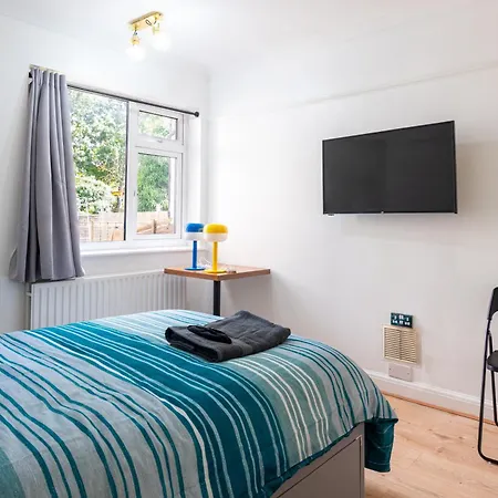 2 Bed, Wembley, Ealing, London Apartment Exterior photo