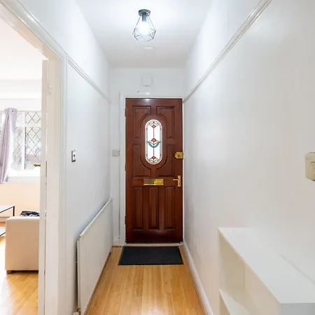 2 Bed, Wembley, Ealing, London Apartment Exterior photo